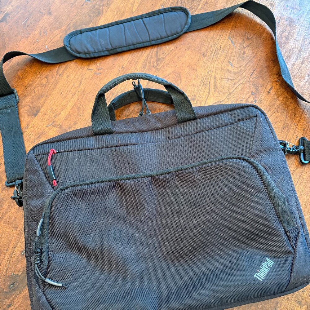 Lenovo ThinkPad 16" Essential Plus Topload Briefcase